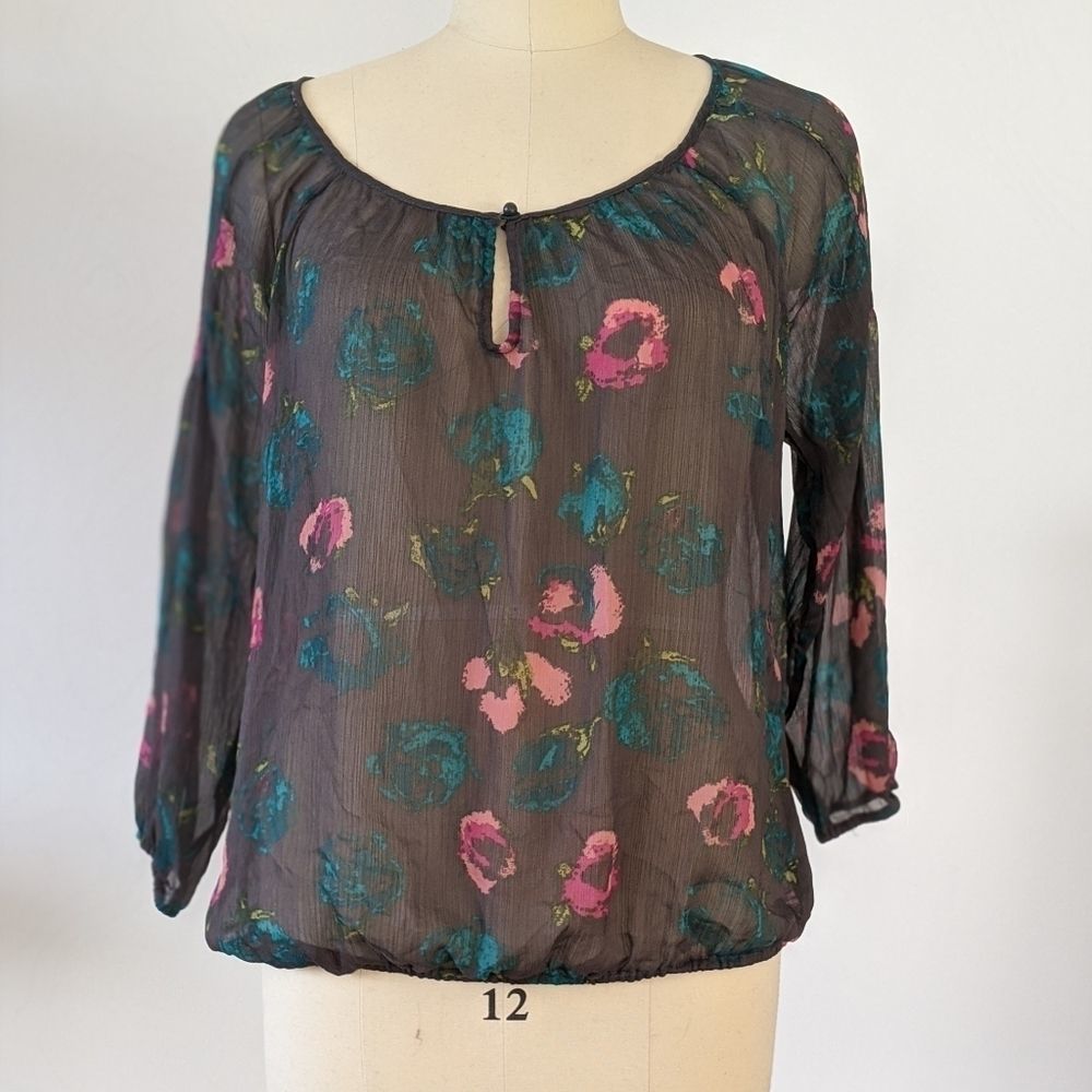$5 in bundle - Gray and pink sheer gathered blouse